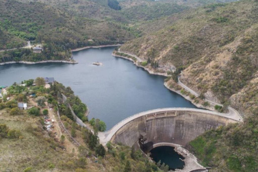 El dique Los Molinos permite embalsar las aguas de cuatro ríos. Foto: Gobierno de Córdoba / Aguas Cordobesas