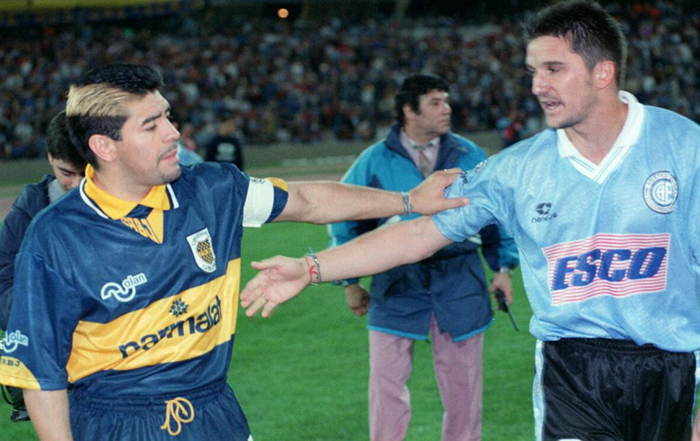 El 28 de octubre de 1995, en el Chateau, Boca le ganaba a Belgrano 1 a 0. Fue el último partido como jugador de Diego Maradona.