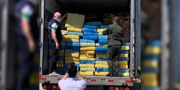 Decomisan un camión con ocho toneladas de marihuana en el ingreso a Misiones