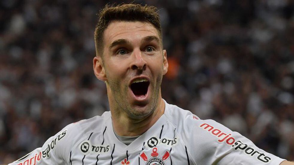Mauro Boselli of Brazil's Corinthians celebrates after scoring against Paraguay's Guarani during their Copa Libertadores football match at Arena Corinthians stadium, in Sao Paulo, Brazil, on February 12, 2020. (Photo by NELSON ALMEIDA / AFP)