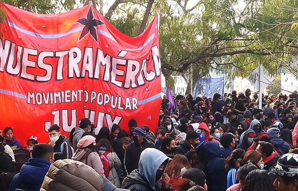 Numerosas organizaciones movilizaron a sus militantes en la marcha de este martes en Jujuy.