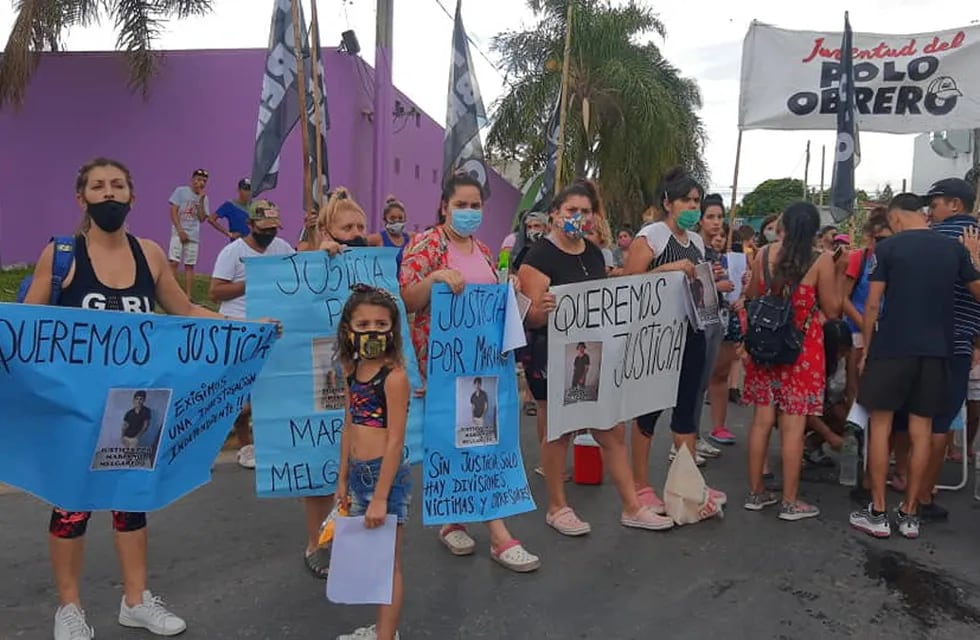 Este lunes se llevó a cabo una manifestación para reclamar el esclarecimiento del hecho en la zona noroeste. (Partido Obrero Rosario)