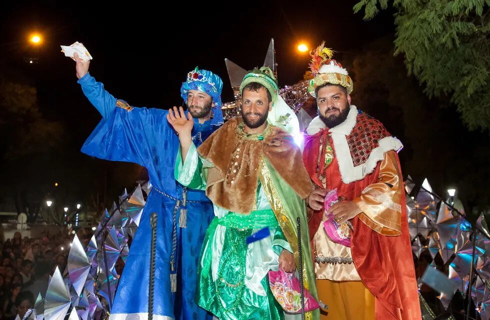 .Los Reyes Magos llegan a Zavalla