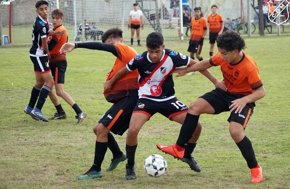 Las inferiores y juveniles del club Deportivo Maipú serán unos de los beneficiarios del subsidio. Gentileza Deportivo Maipu