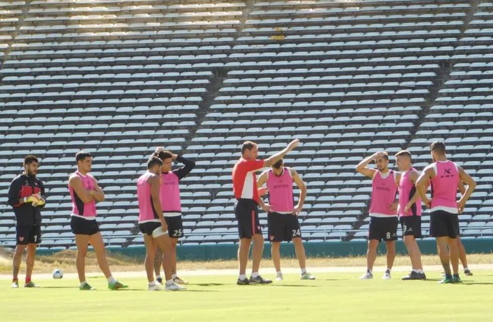 Darío Franco y sus dirigidos también podrían jugar contra Almagro en el Kempes.