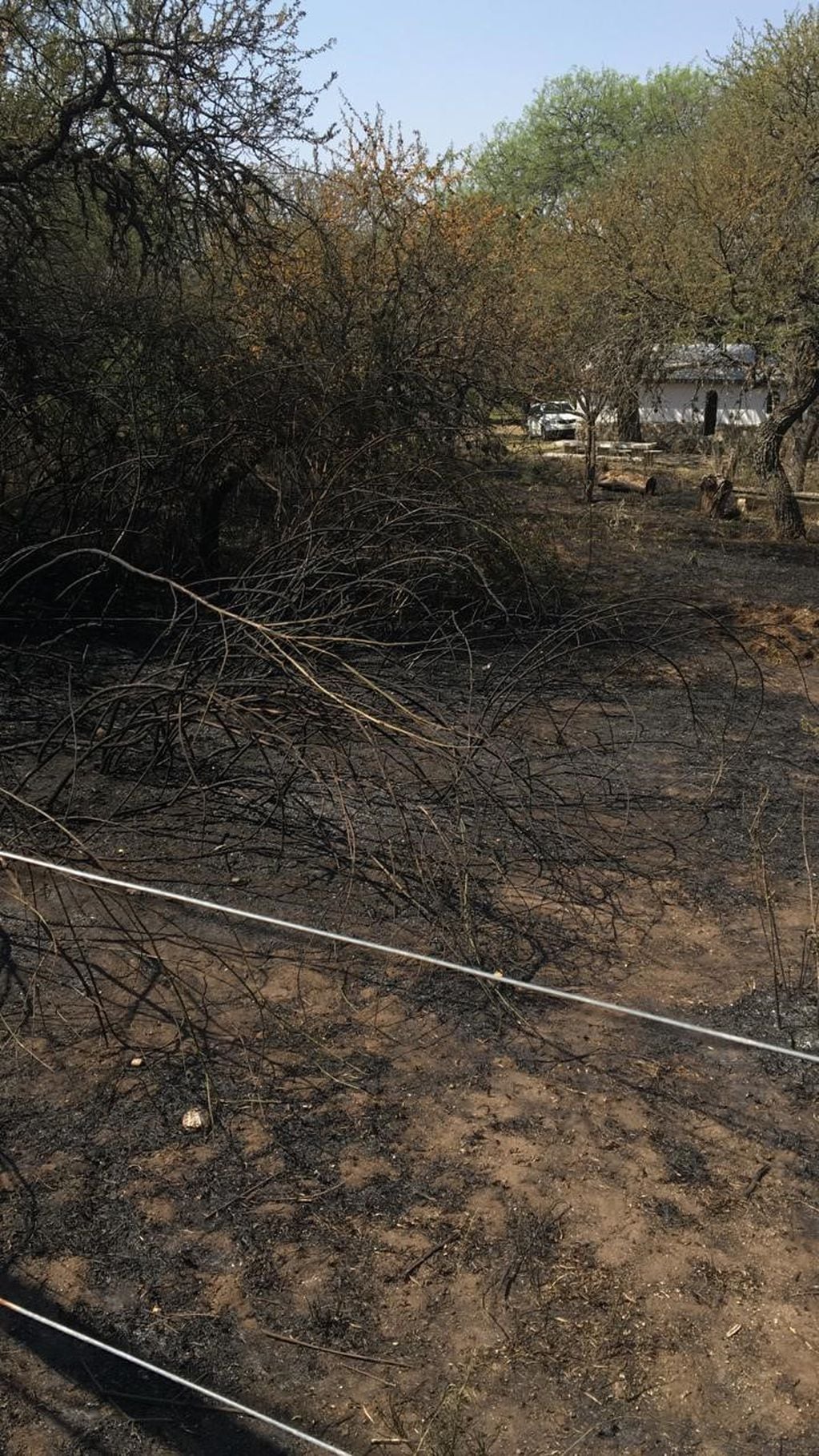 Villa Los Aromos: Vecinos y Bomberos lograron extinguir un incendio