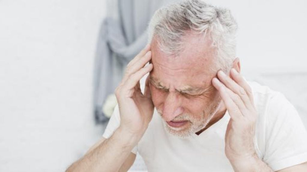 Síntomas que pueden presentarse ante intxicación: dolor de cabeza, náuseas y vómitos, mareos, debilidad, cansancio y/o pérdida de conocimiento.