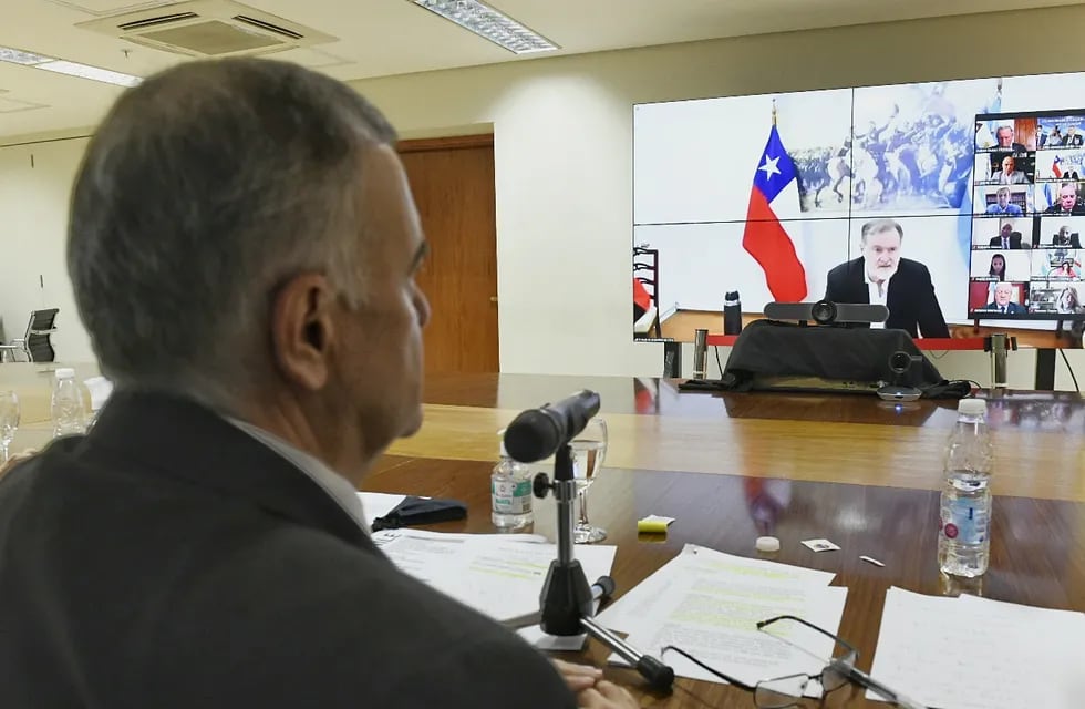 Jaldo y vicegobernadores analizaron las ventajas del mercado chileno.