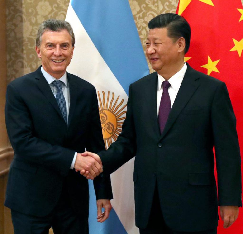 Mauricio Macri con Xi Jinping en el marco de la cumbre de los Brics en Johannesburgo.
