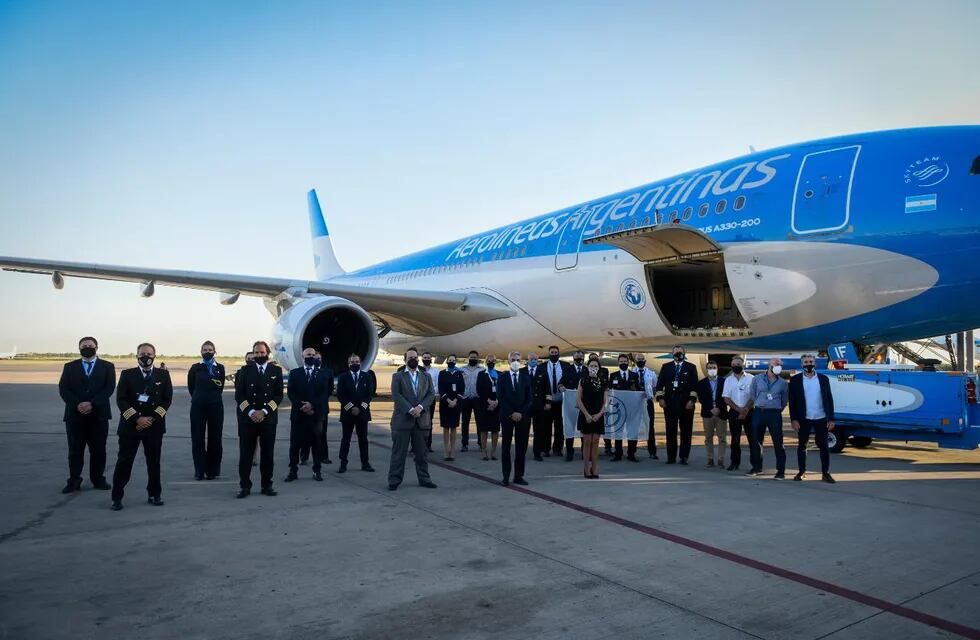 Partió hacia Moscú el avión de Aerolíneas que traerá al país 300 mil dosis de la vacuna Sputnik. (Foto: Presidencia)