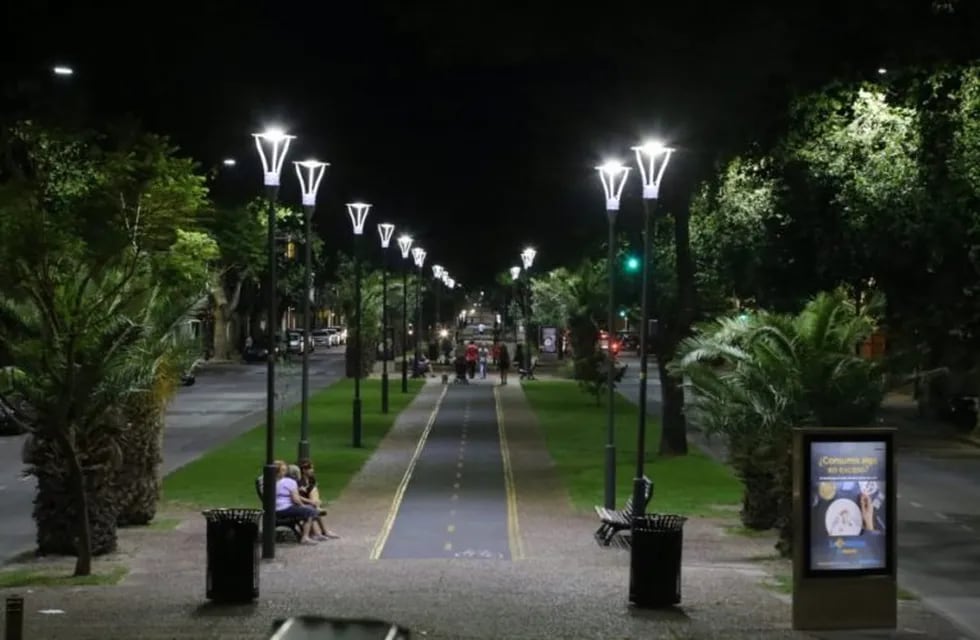 Nueva iluminación LED en todo bulevar Oroño