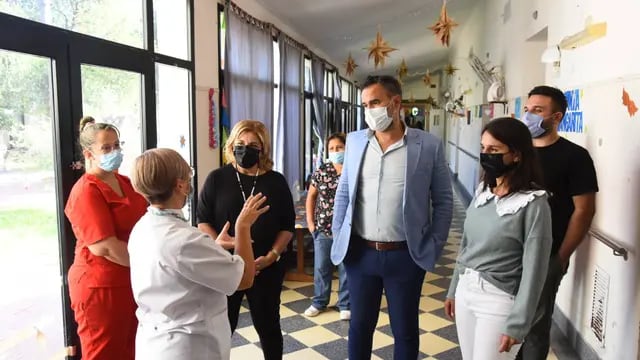 Abren centro de vacunación COVID-19 en el Geriátrico Provincial de Rosario