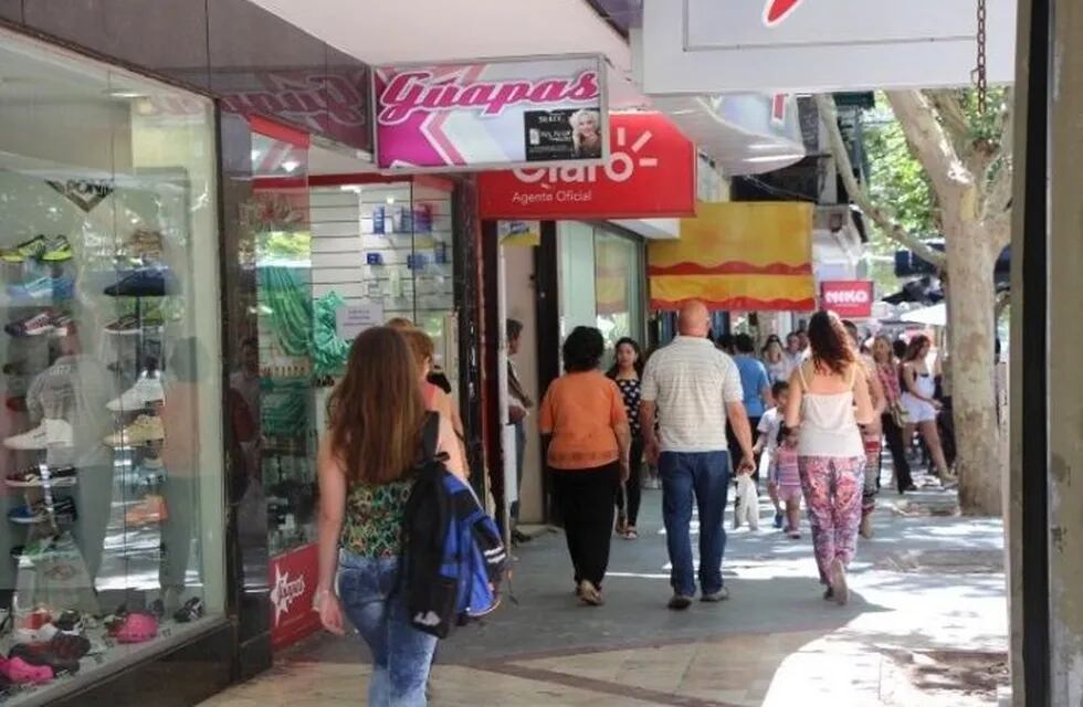 Desde la Cámara de Comercio de San Juan destacaron que los clientes migran a las ferias americanas ante los elevados precios de la mercadería de la nueva temporada.