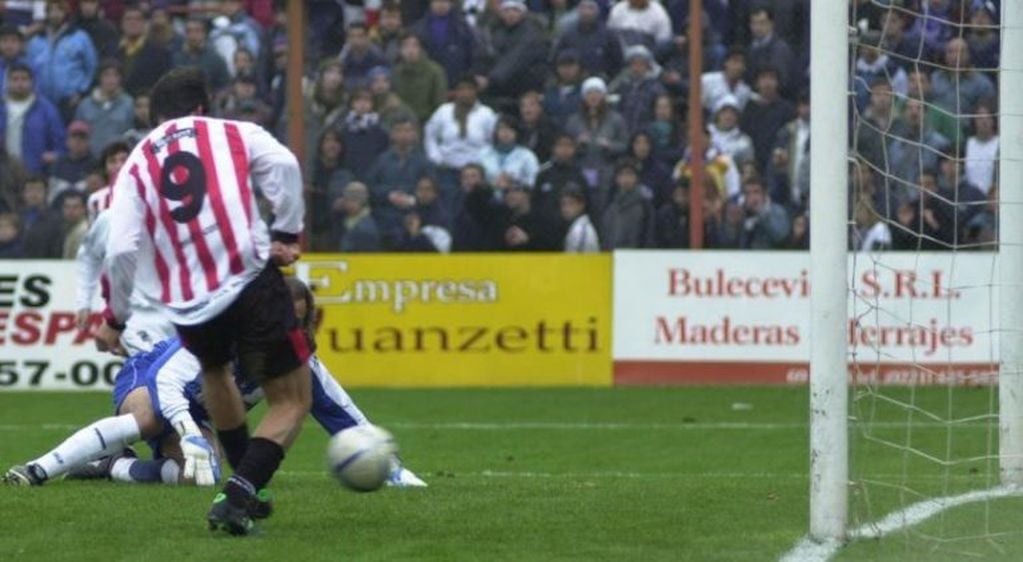 El gol de la victoria ante Gimnasia fue de Calderón (web).