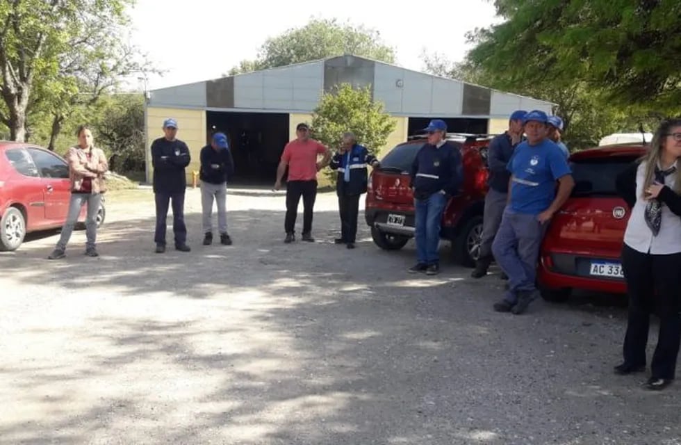 Villa La Bolsa: empleados de la comuna continuarán con las medidas de fuerza por la falta de pago