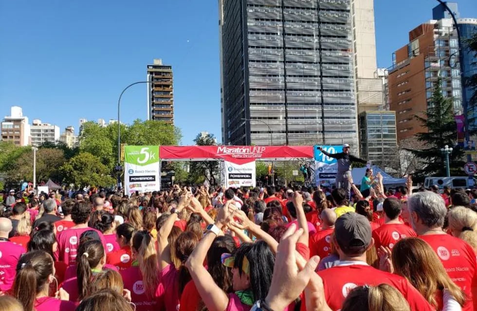 Miles de platenses participaron de la maratón organizada por la UNLP.