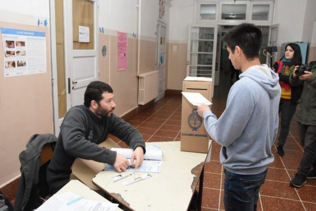 Las votaciones en San Luis se realizan con normalidad. Foto: El Diario de la República.