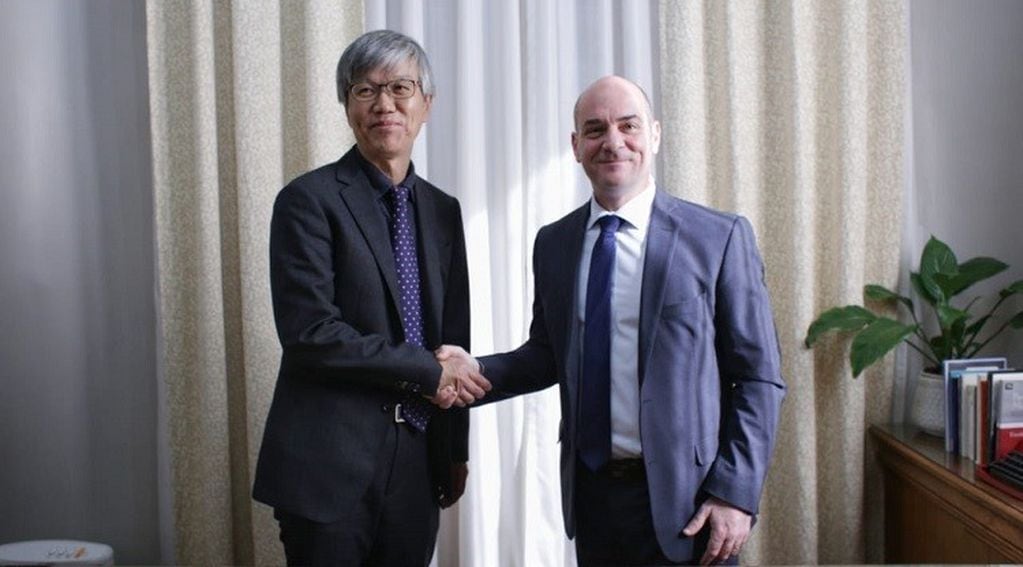 El ministro de Educación, Juan Pablo Lichtmajer, recibió en su despacho a Choi Byung Yun, embajador del Centro Coreano de Eduación en Argentina.