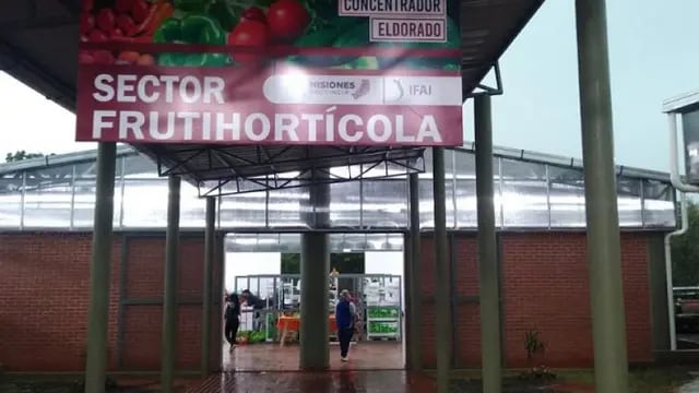 Gran concurrencia en el Mercado Concentrador de la ciudad de Eldorado