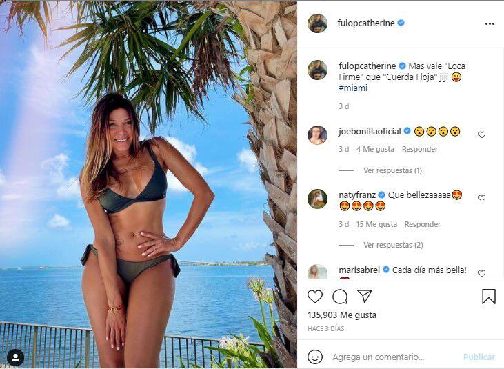 Catherine Fulop lució una micro bikini en Instagram.