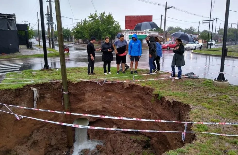 La Rioja vivió este fin de semana jornadas de intensas lluvias y la Municipalidad de la Capital dio respuesta a las demandas que se generaron a través de la Dirección de Protección Ciudadana y la Dirección Operativa Municipal.