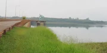 Pescador se ahogó en la isla Acuña del lago Uruguaí en Puerto Libertad