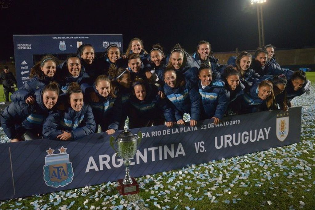 La selección Argentina de fútbol femenino ganó ante Uruguay.