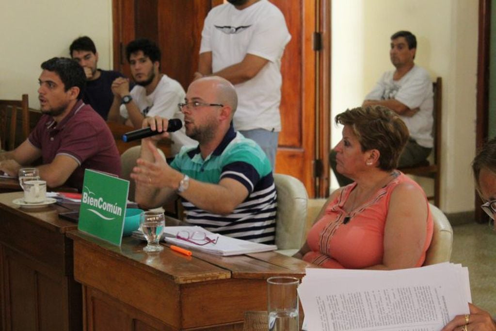 "Una demostración de irresponsabilidad política", dijo Aramayo sobre Sartori, Medina(medio) y Liliana García