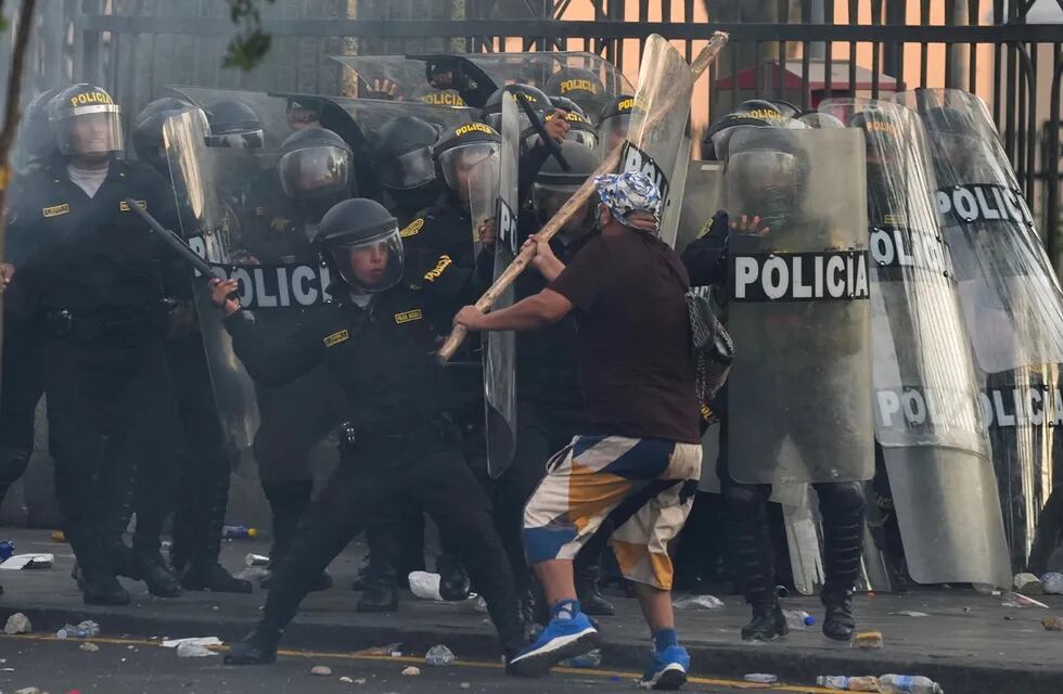 Las protestas de este viernes en Perú. Foto: AP.