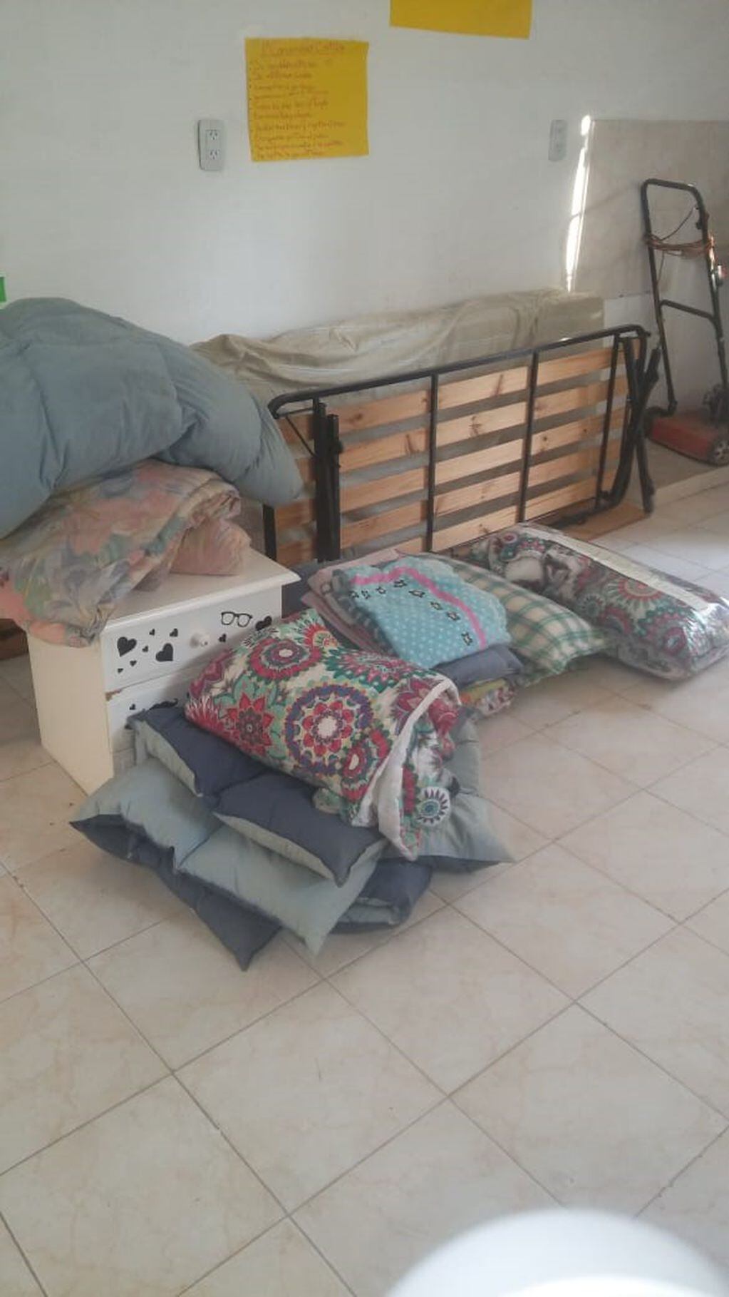 La Calera: donaciones de camas , colchones, sábanas, acolchados.