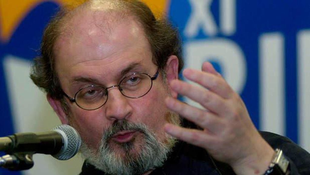 Salman Rushdie en una foto de 2003, en Río de Janeiro. (Foto: AP). 