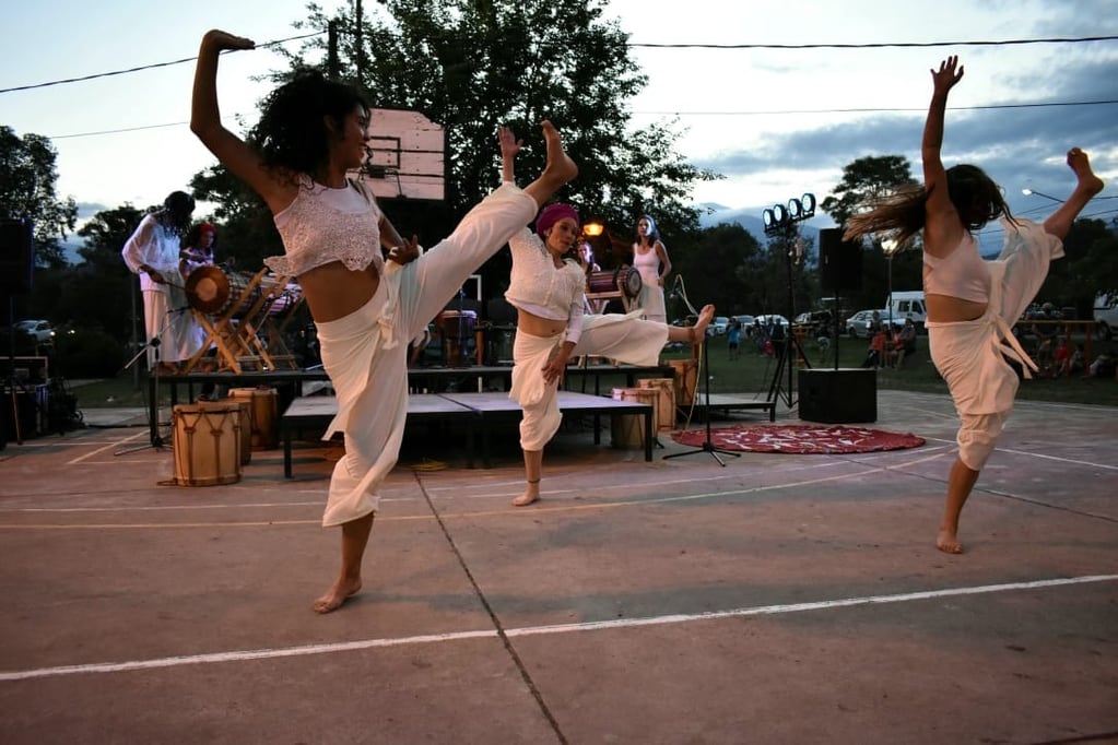 Para la profesora de danzas africanas Morena Álvarez, "poder identificarse como afrodescendiente es un proceso complejo, en un país que durante mucho tiempo invisibilizó a la cultura afro".
