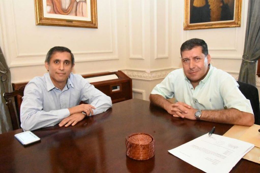 La historia se repite: El Gobierno provincial y el municipio de la Capital se pelean por los recursos. Ahora los protagonistas son el intendente Paredes Urquiza (Izquierda) y el gobernador Sergio Casas (derecha)