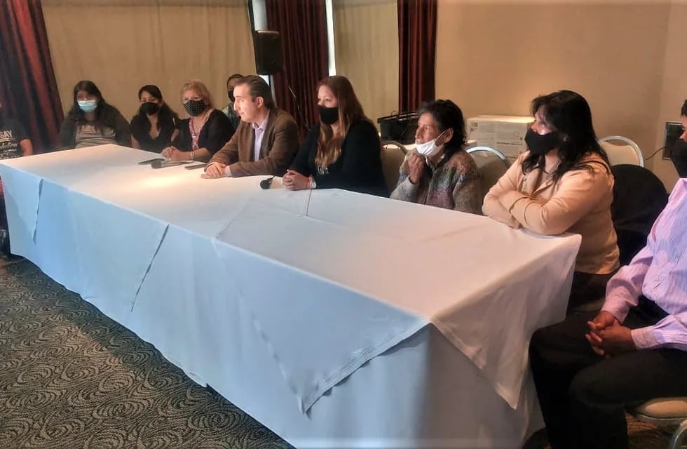 Una comisión especial recolectará denuncias y testimonios contra Milagro Sala y asistirá a víctimas, se anunció en conferencia de prensa.