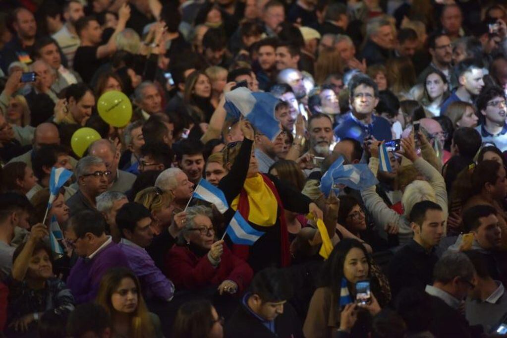 El acto de Macri de cierre de campaña en Córdoba, en la Plaza de la Música.