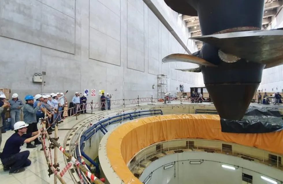 Desmontaron la turbina n°3 de la Central Hidroeléctrica Yacyretá.