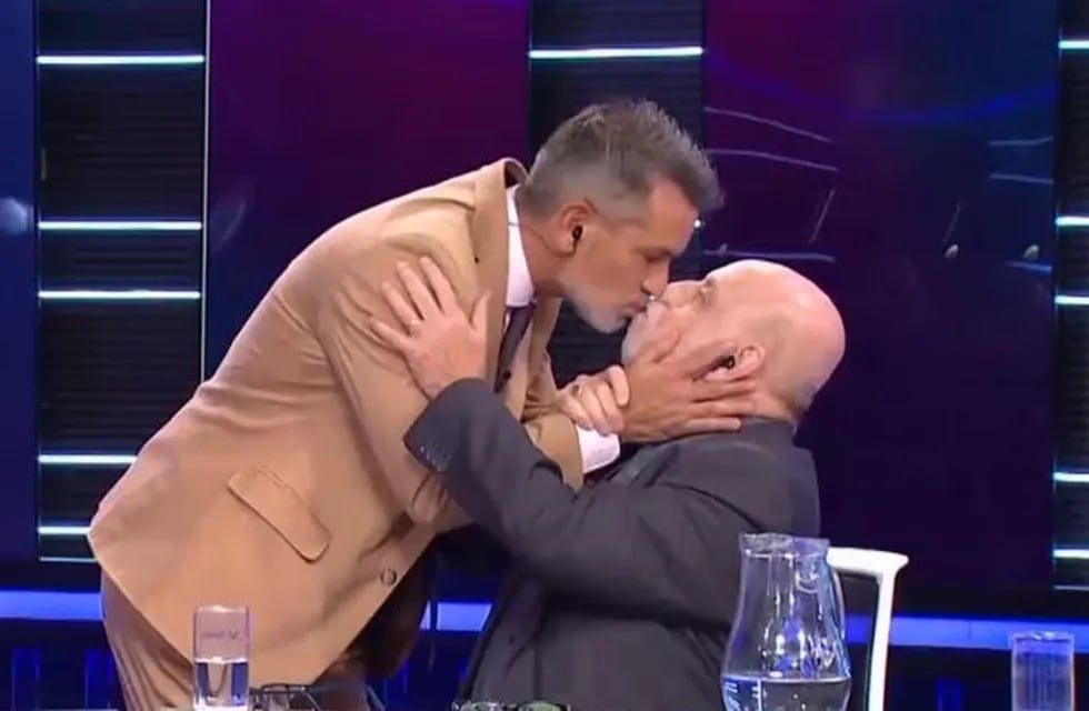 Diego Díaz besó en la boca a Horacio Pagani en vivo. (Captura)