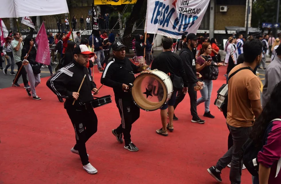 Marcha de organizaciones sociales en Córdoba, en el marco de la Jornada Nacional Piquetera de abril de 2023.
