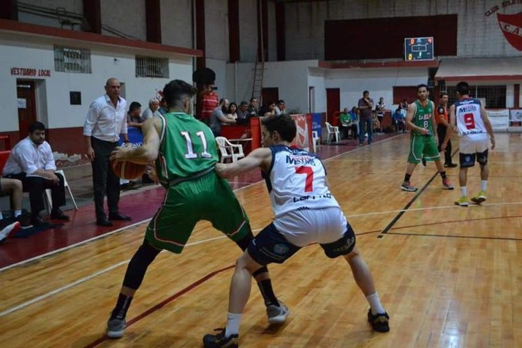 La Rioja Basket vs Tucumán Básquet (Prensa La Rioja Basket).