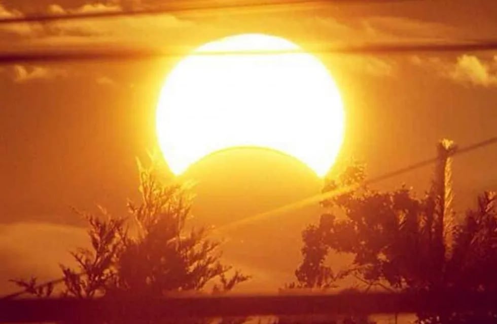 Este sábado, 30 de abril, se producirá el primer eclipse parcial de sol del año.