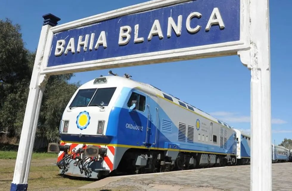 Tren a Bahía Blanca varado en Constitución