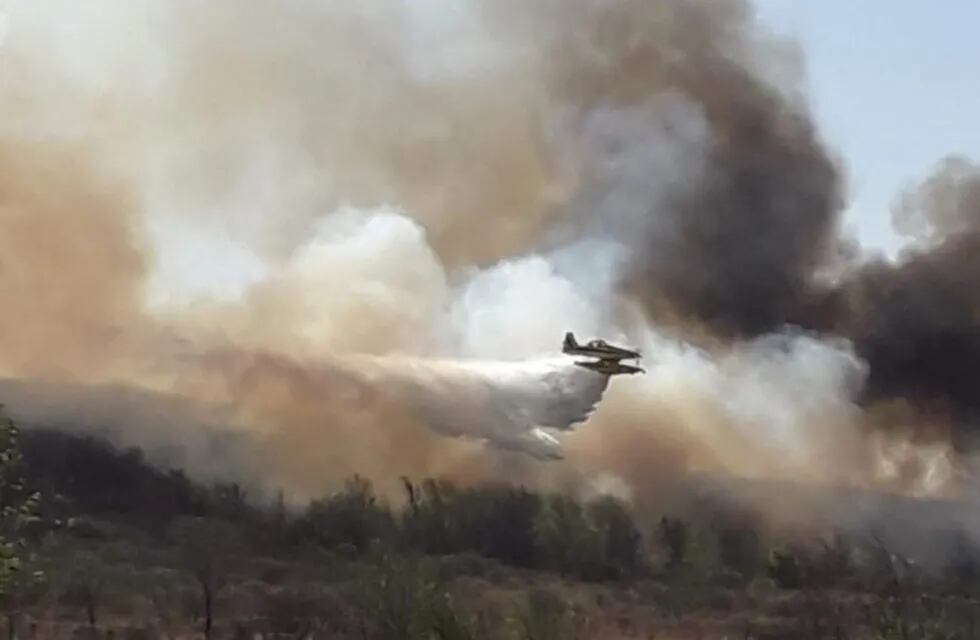 Incendio forestal en Santa María de Punilla. (Foto: Facebook / Bomberos Voluntarios Bialet Massé).