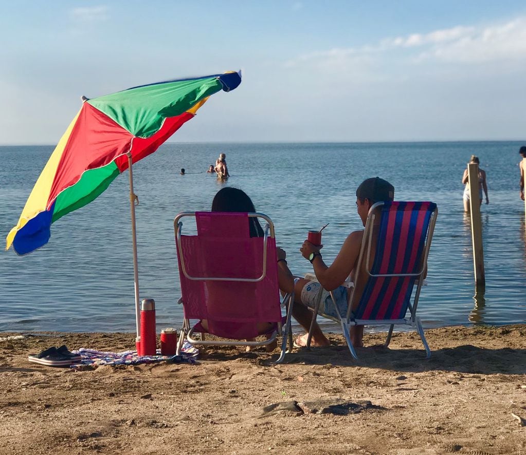 Paz y tranquilidad en las playas de Ansenuza