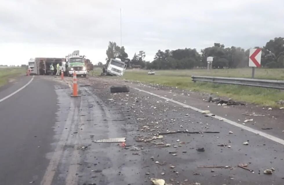 Chocaron dos camiones en la Ruta 3