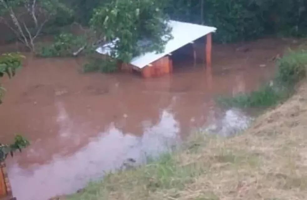 Inundaciones y evacuaciones en Puerto Iguazú.