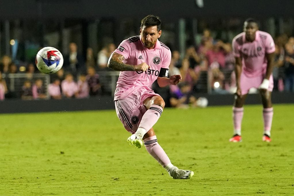 Lionel Messi volvió a marcar un gol para Inter Miami. Tras una gran combinación con Jordi Alba puso el 1-0 sobre FC Dallas. (AP)