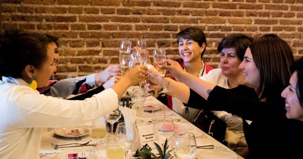 Cada encuentro de la Comunidad LadiesBrunch Jujuy promueve la conexión y generación de vínculos entre las asistentes, para fortalecer los lazos entre las emprendedoras. (foto Virginia Puch)