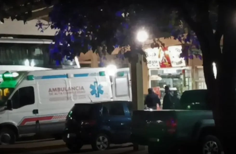 El micro tuvo que parar en Salta y la ambulancia llegó rápidamente para asistir a la embarazada.