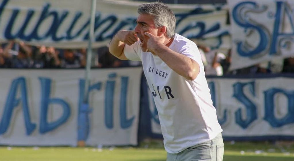Gabriel Gómez, el técnico de la Lepra mendocina, prepara el equipo para los últimos dos partidos de la zona B de la Primera Nacional.