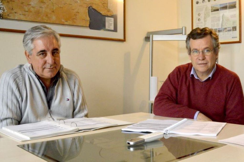 Nestor Pérez (derecha) junto al vice Hector Vidal Dos Santos (izquierda) (Foto: Epre).